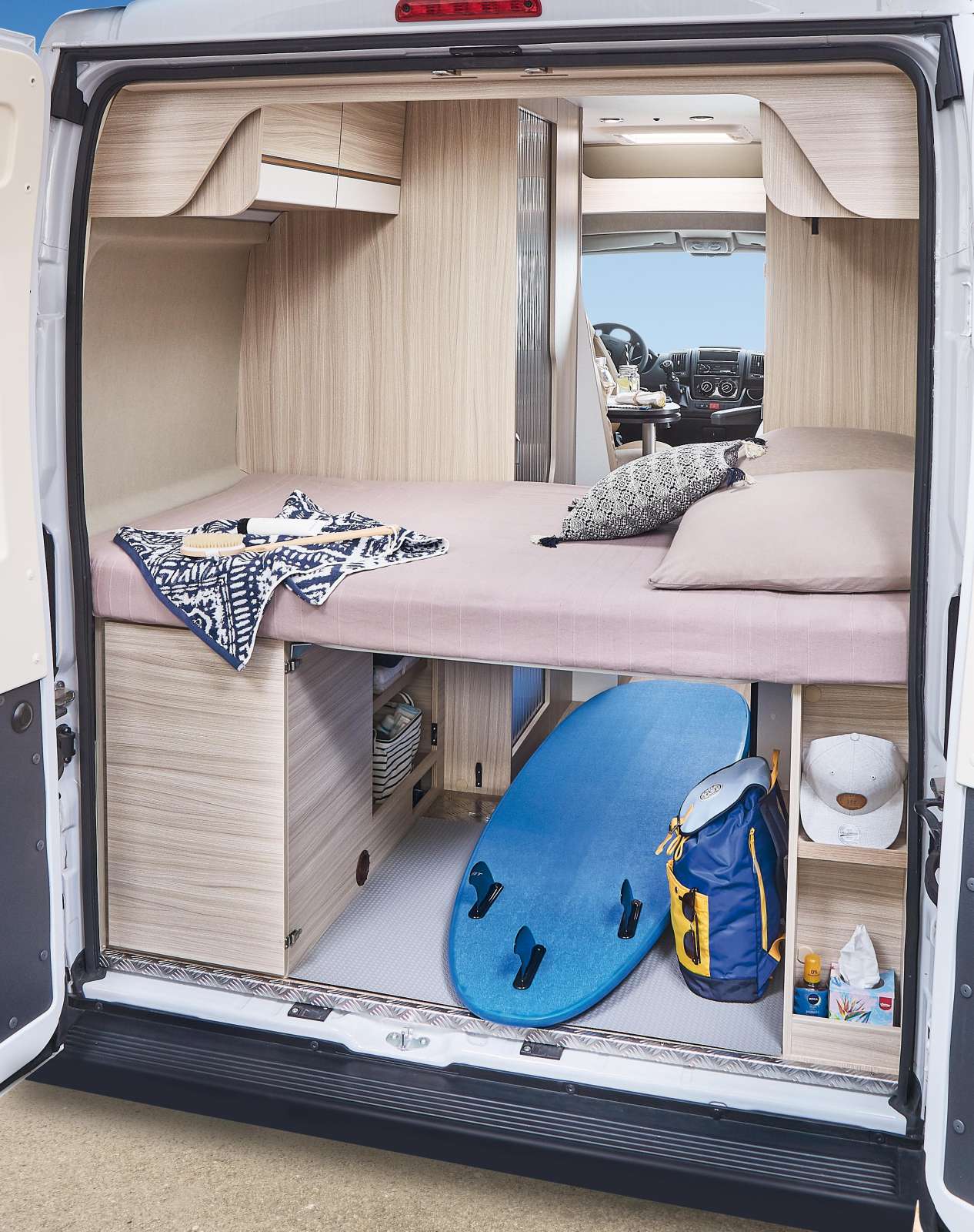 Vans les moins chers: top 5 fourgons aménagés à moins de 45.000 € – Le  Monde du Camping-Car
