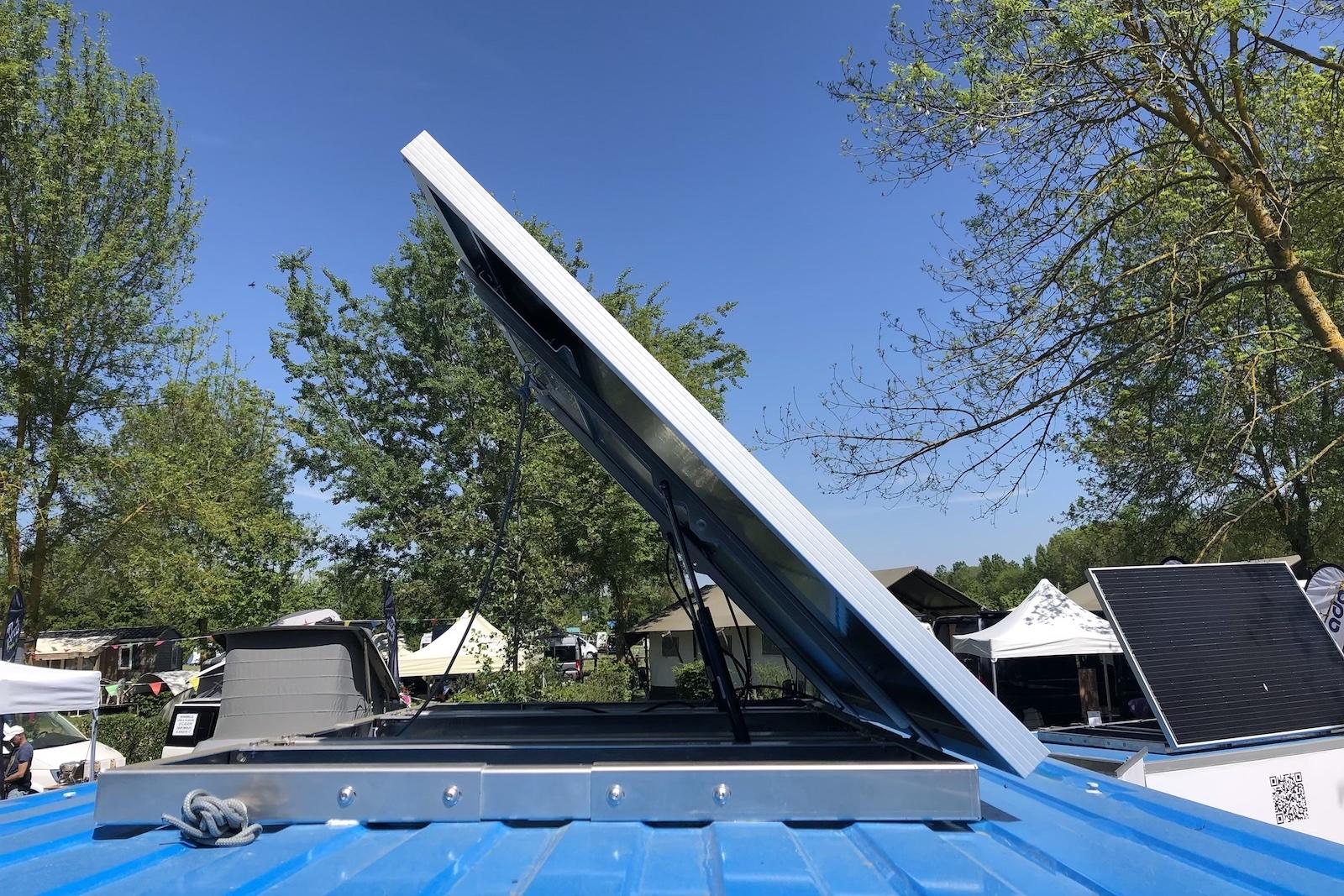 Kit panneau solaire camping-car 300W Uniteck pour véhicule de loisir