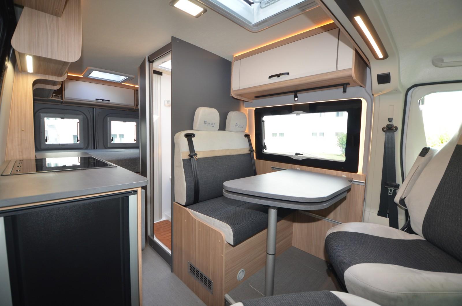 Pössl Summit 600 French Edition. Nouveau décor San Marco et sellerie trois tons exclusive, ce French Edition est unique en son genre.